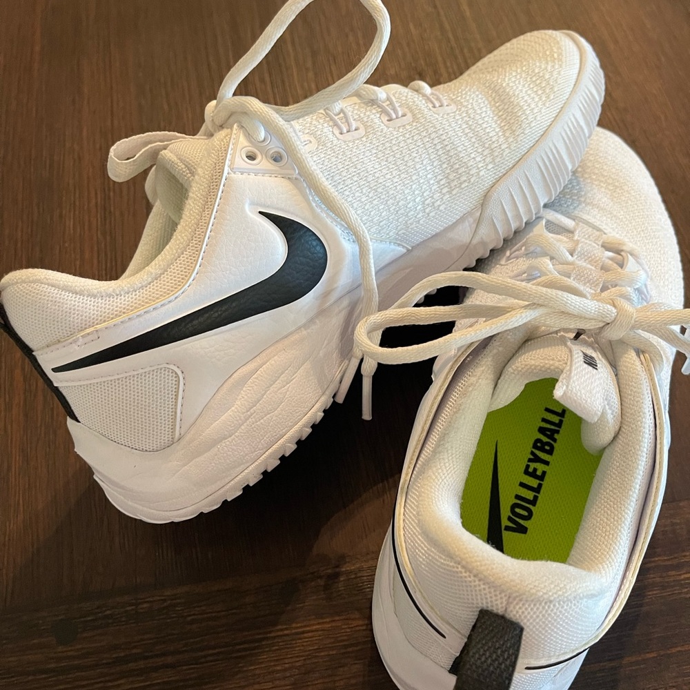 Nike Flex TR9 Volleyball Training shoe Size 9